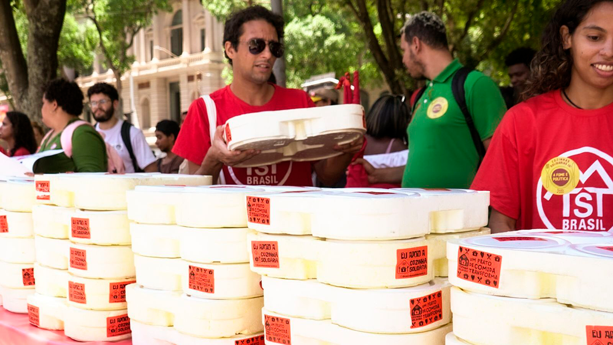Distribuição de quentinha